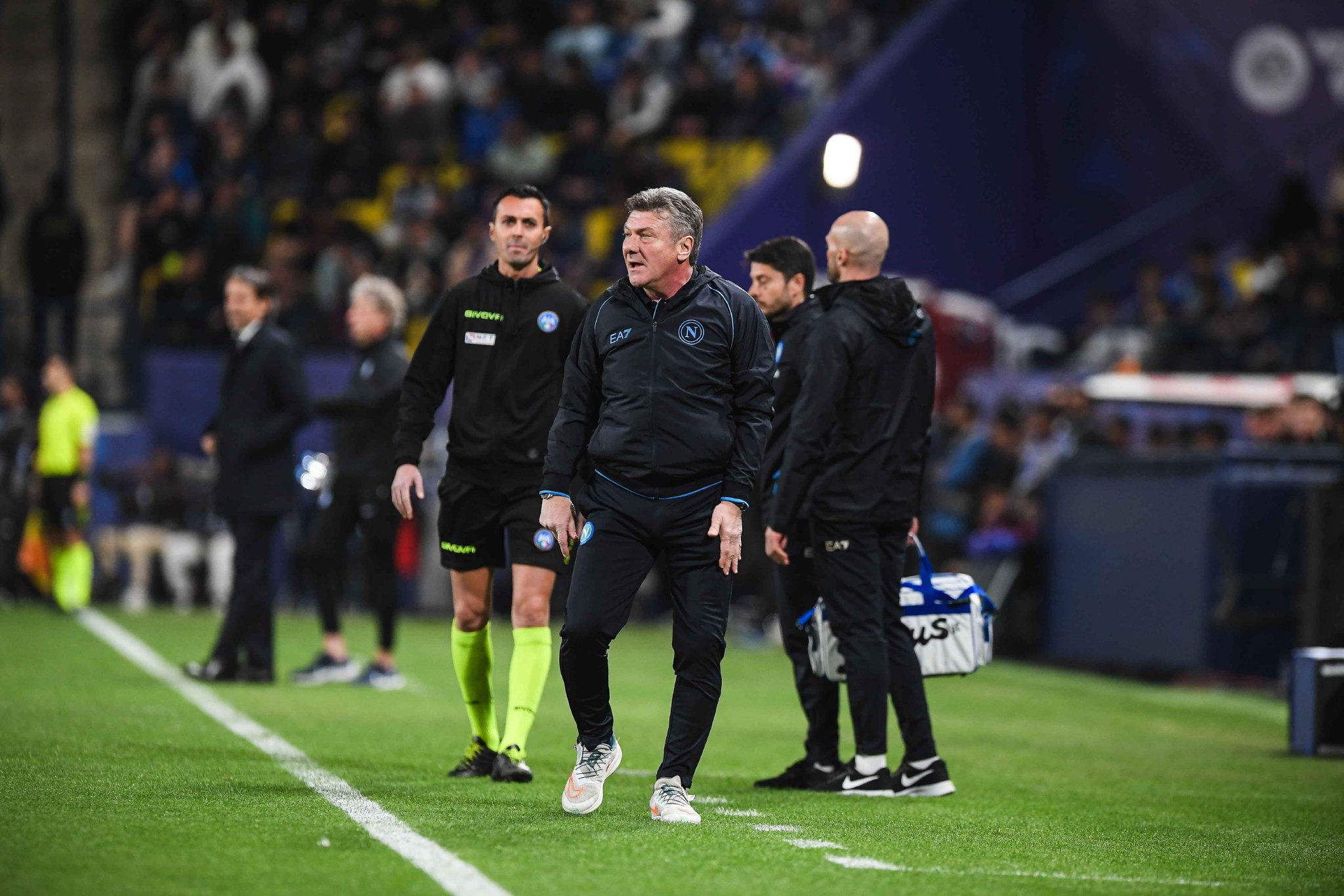 克里夫兰骑士发布备战花絮；今晨队长鼓劲；意大利杯任务艰巨；资深球员宣示担当的简单介绍