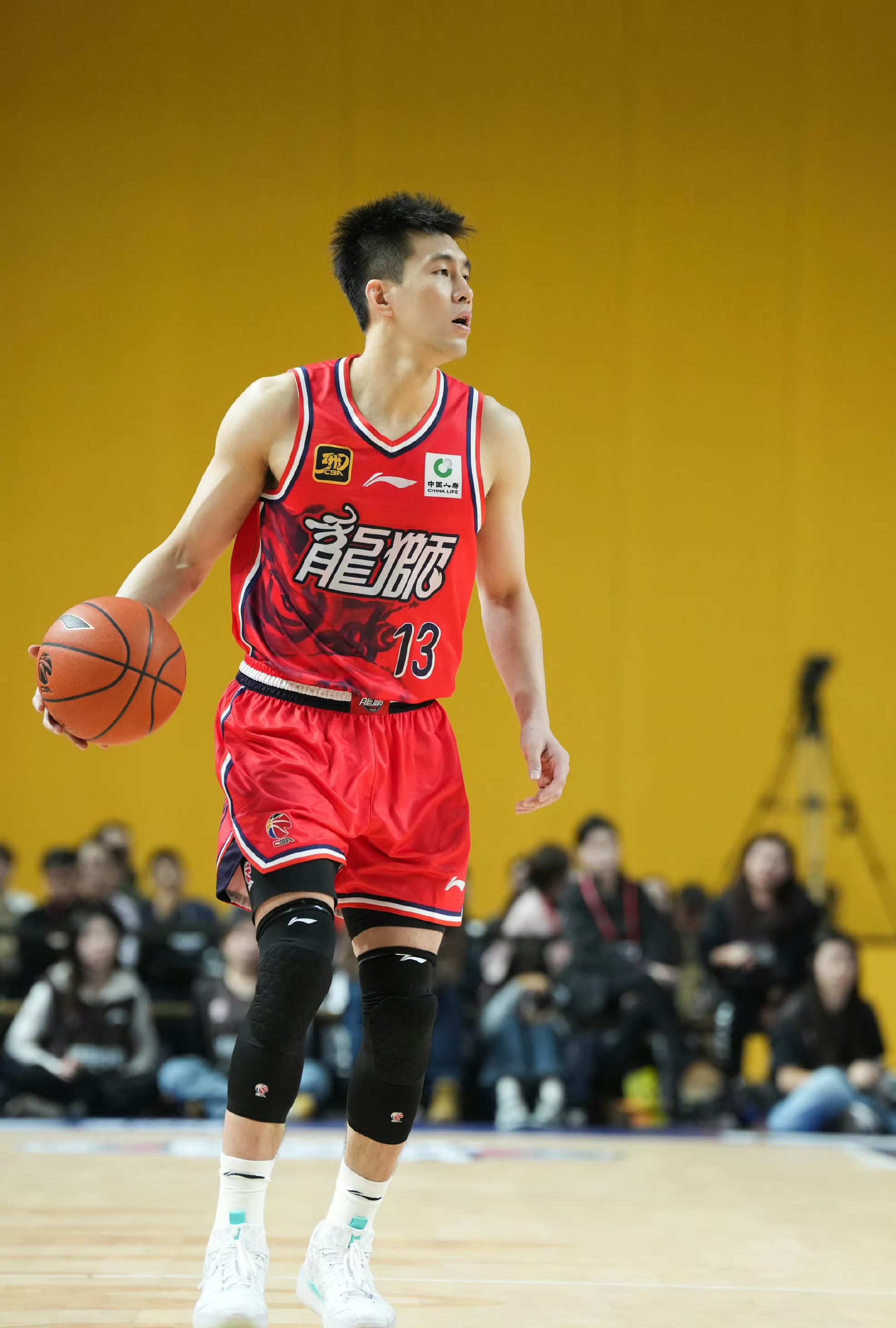 开云APP-赛地聚焦：CBA常规赛关键时刻热度飙升；俄克拉荷马雷霆临场应变；悬念犹存；医务组通报恢复-开云APP